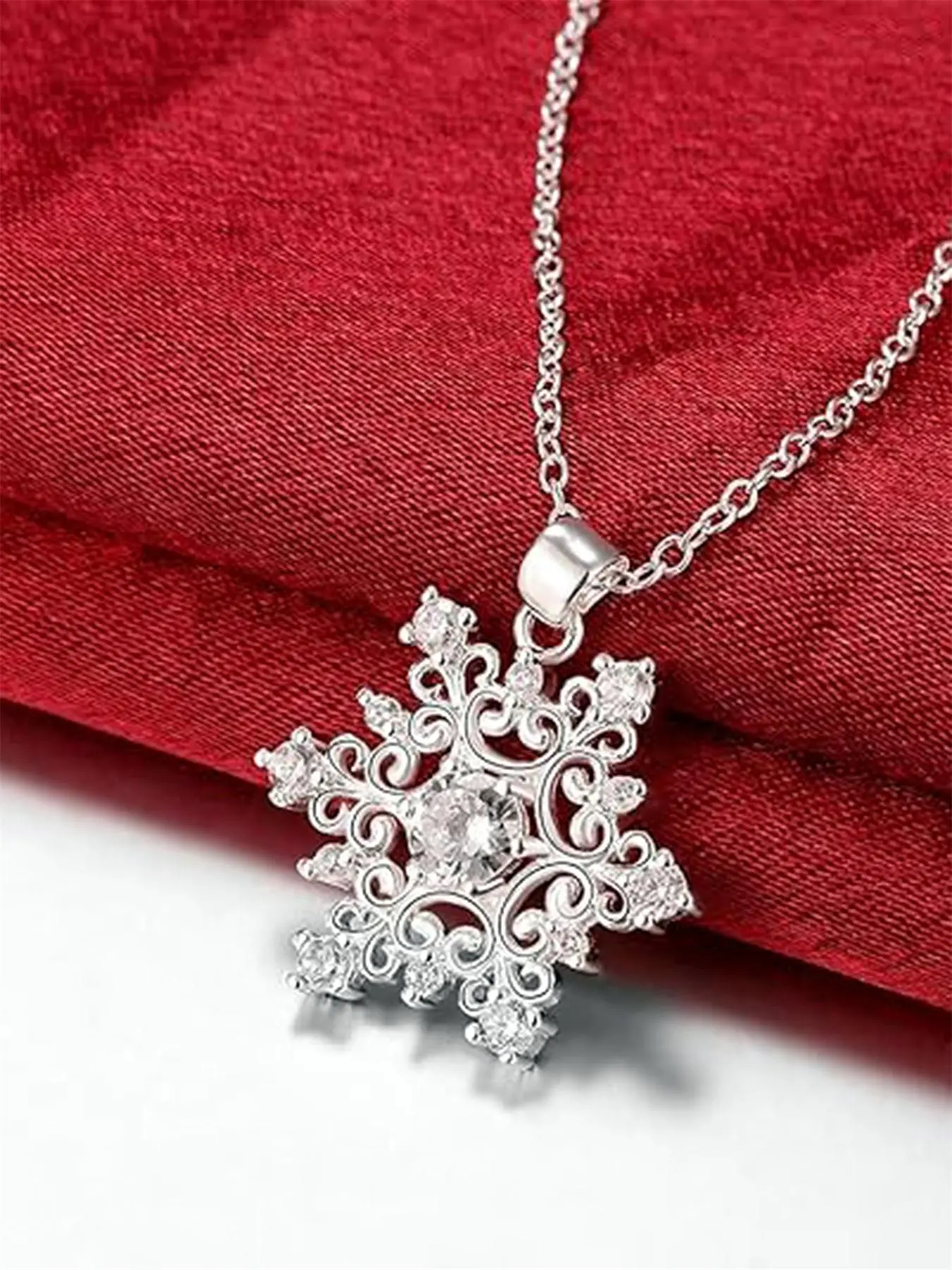 Women's Elegant Rhinestone Decorated Snowflake Pendant Necklace, High End Necklace, Exquisite Trendy Pendant Necklace, Chic Jewelry As Gift for Girlfriend, Fashion Jewelry Accessories