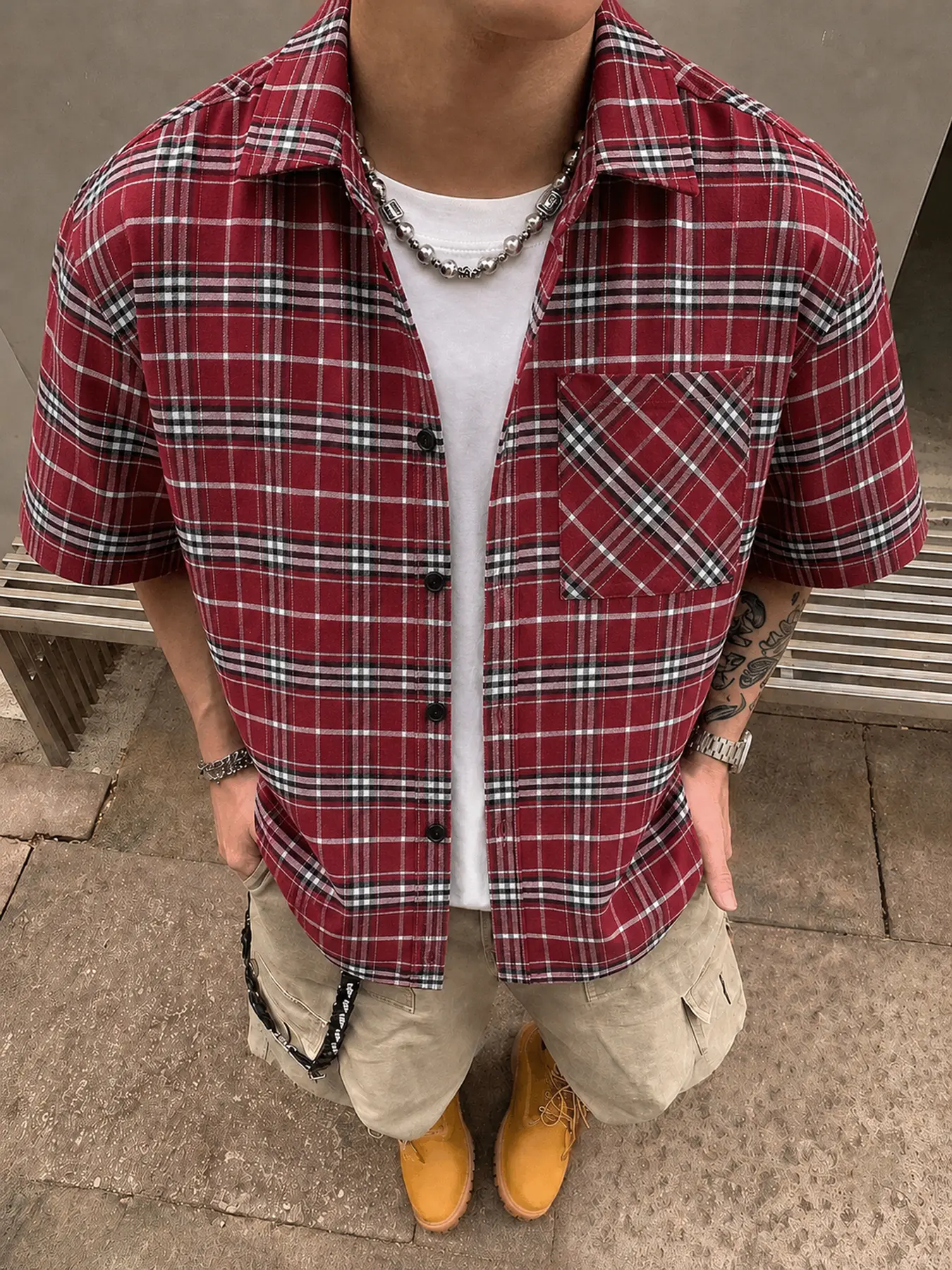 Men Plaid Short Sleeve Button Up Shirt for Summer Outfits, Relaxed Fit Checkered Casual Top with Chest Pocket, Flannel Alternative