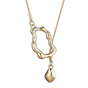 Geometric Hollow Necklace for Women – Personalized Pendant Collarbone Chain, Adjustable Minimalist Jewelry, Trendy Fashion Accessories for Daily Wear, Gifts, Parties, Casual Outfits