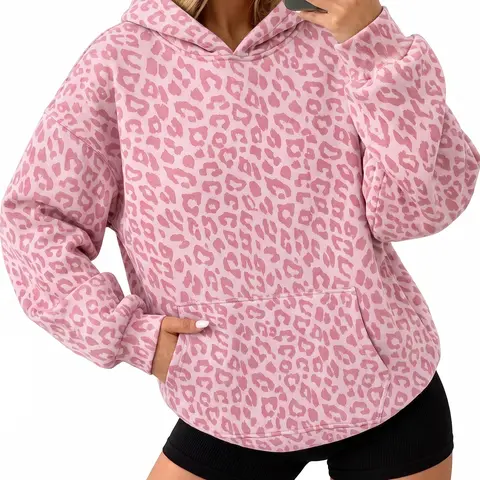 Women's leopard print fleece hoodie, made from soft cotton fabric with a fleece lining.Classic kangaroo pocket design, loose drop-shoulder long-sleeve fit, suitable for everyday wear in autumn and winter—stepping out, relaxing at home, and going shopping