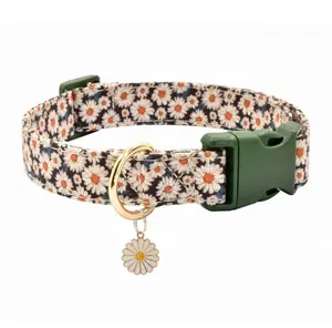 Quick Release Collar with Flower Pattern for Indoor and Outdoor Use