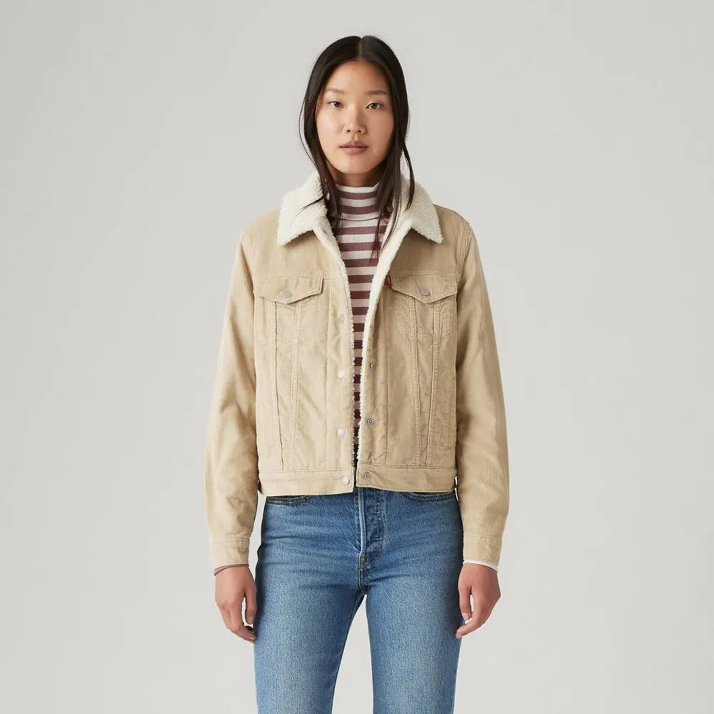 LEVI'S Women's Original Trucker Style Denim Top in Midweight Fabric, a Regular Fit Garment with a 4-Pocket Design for Layering Tops