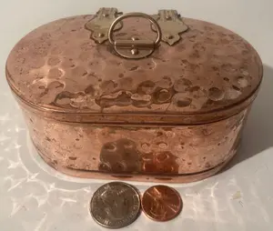Vintage Metal Copper and Brass Storage Box, Container, Stash Box, Hammered Metal, 4 1/2" x 3" x 2", Quality, Nice, Dresser Decor