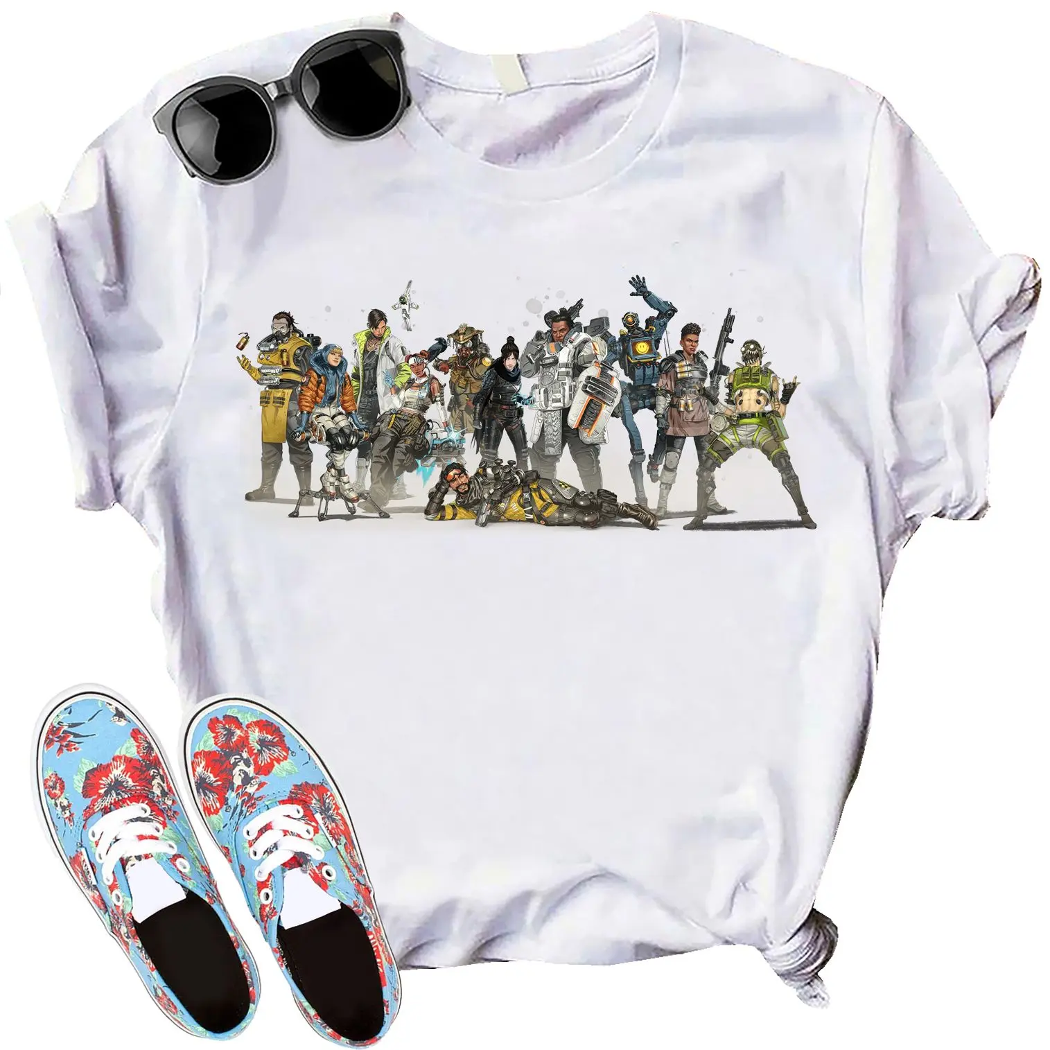 Gildan Women's T-Shirt with Apex Legends Wraith Graphic, Soft 100% Cotton Classic Fit Crewneck, Casual Streetwear Style for Gamers, Tshirt