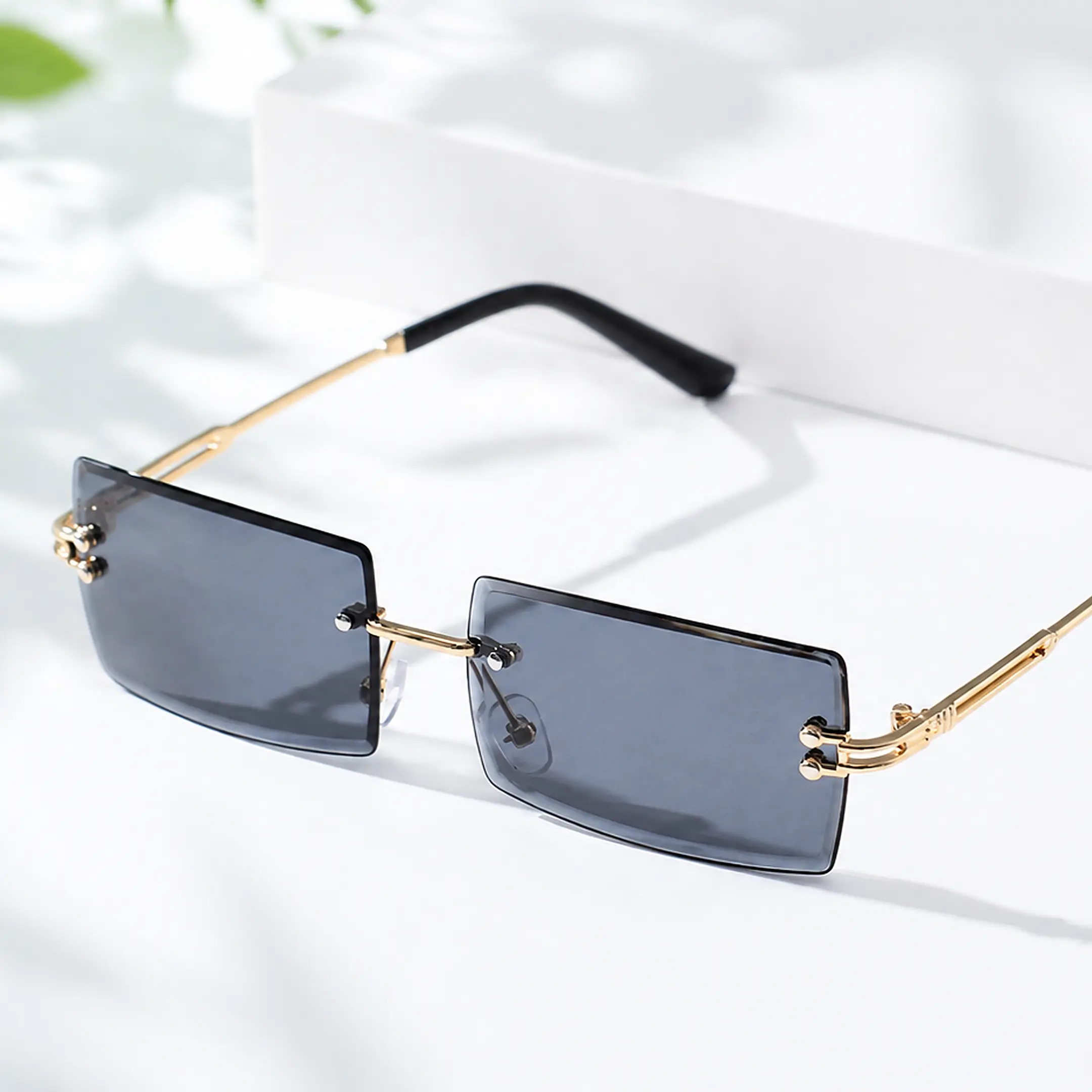 Y2K Rimless Rectangle Sunglasses Unisex Gold Thin Metal Frame Tiny Women Men Sun Glasses Street Fashion Party Shades