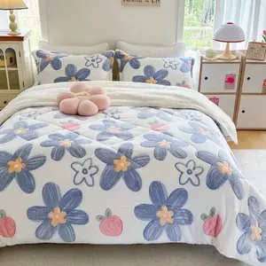 3-Piece Cute Strawberry Bedding Set Ultra Soft Comforter Set with Pillowcases Washable Kawaii Quilt Set for Bedroom or Guest Room