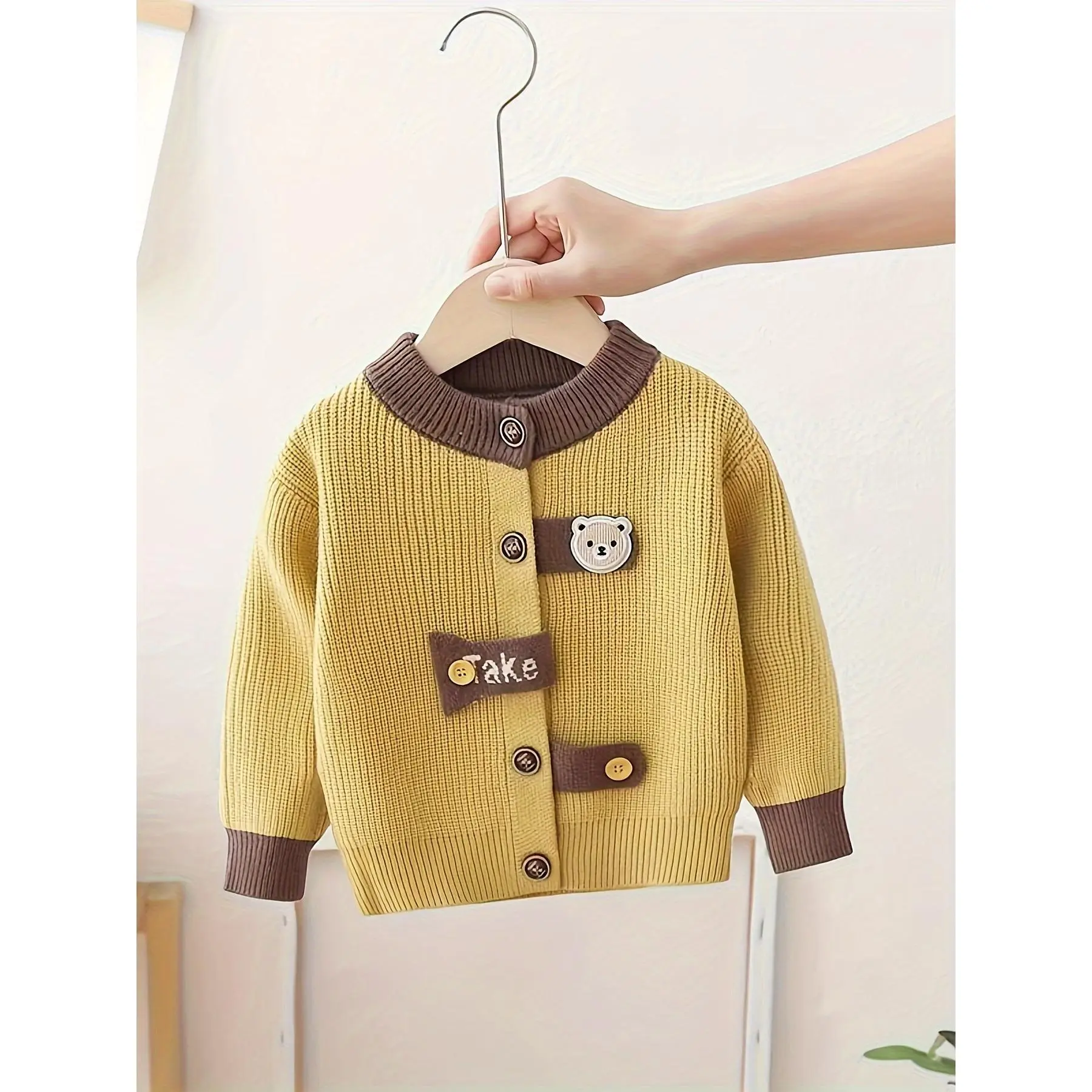 Boys' Cardigan Sweater, Stylish New Autumn/Winter Outerwear for Toddlers, Knitted Jacket with Teddy Bear Head Design