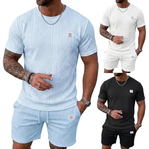 Men’s casual sports set, new for summer: crew-neck short-sleeve T-shirt + shorts, jacquard knit fabric, trendy and distinctive, comfortable and breathable, suitable for outdoor activities.