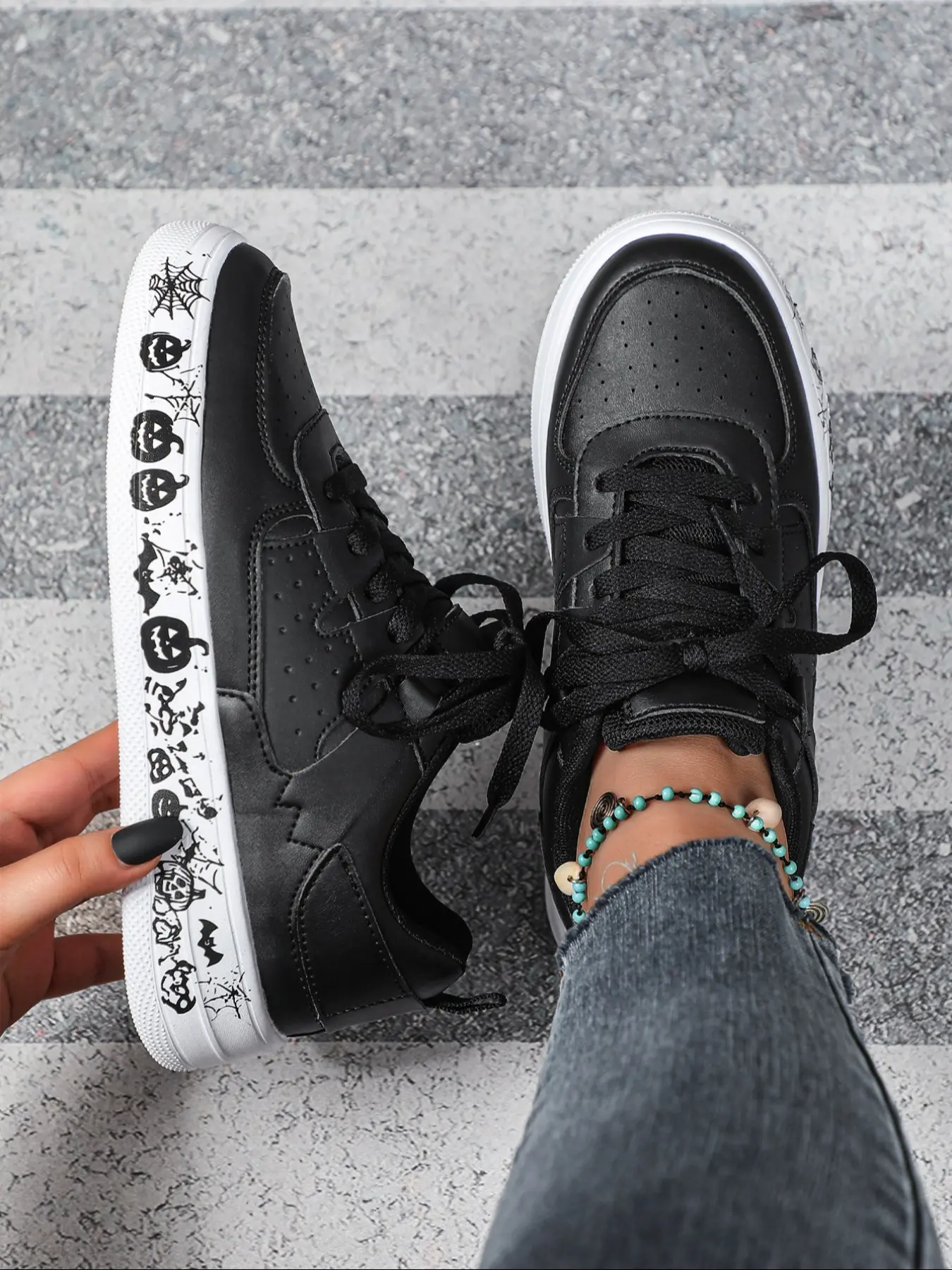 Women's Fashion Halloween Elements Spider, Skull, Pumpkin Skateboard Shoes, Walking Shoes, Breathable Lightweight Casual Sneakers, Suitable for Halloween Christmas Gifts, Black Friday Carnival, Party, Travel, Daily Wear