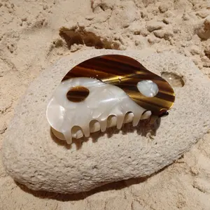 Claw Clip for Thick Hair Retro Fun