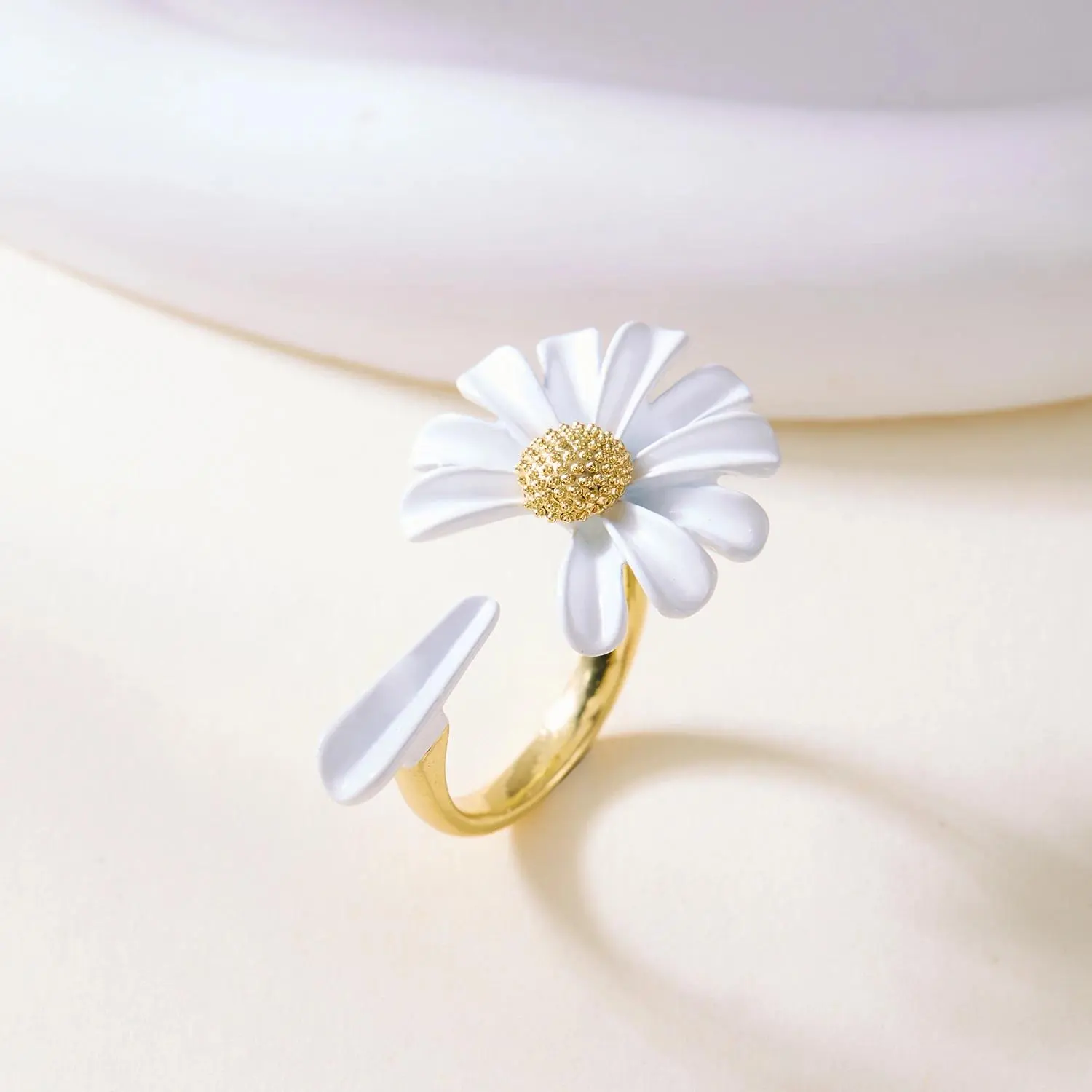 Daisy Opening Rings for Women Elegant Simple Colorful Flower Adjustable Rings Engagement Wedding Finger Jewelry Gift