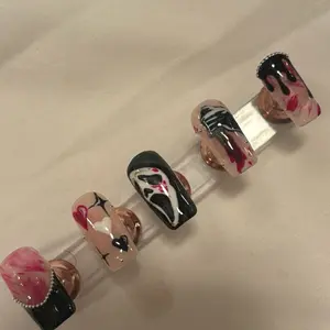 Bloody Scream Press On Nails