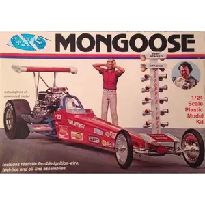 Tom Mongoose McEwen's Rear Engine Dragster with Christmas Tree Starting Light 1/24 Scale Model Kit