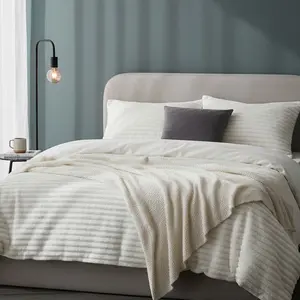 Sasttie Queen Comforter Set 3 Pieces - Super Soft Fleece Comforters Queen Size, 1 Luxury Warm Fuzzy Marshmallow Comforter with 2 Pillow Cases, Faux Fur Down Alternative Bedding Set, Cream White