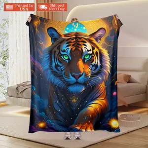 Flying Eagle theme flannel blanket, a thick blanket, soft and warm, very comfortable, an ideal gift for everyone, suitable as a gift for adults, children, birthdays, Christmas parties