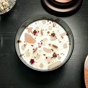 Rose Quartz Love Ritual Candle | Rose Petals, Wood Wick, Soy Wax