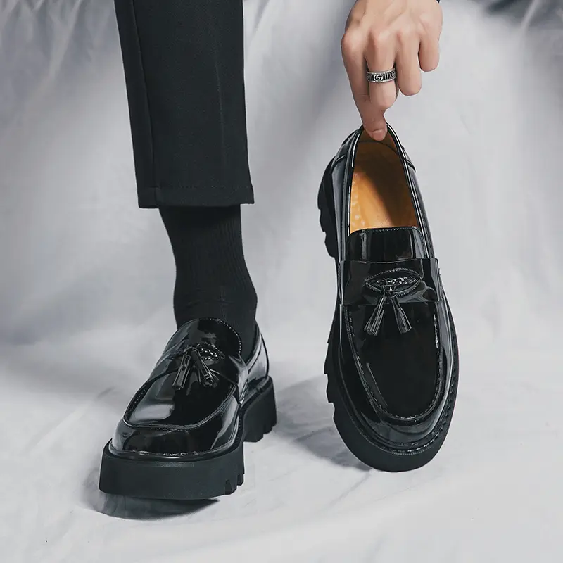 Men’s Chunky Lug Sole Tassel Loafers - Shiny Patent PU Leather Slip-On Flat Shoes, Casual & Business Style, Simple Plain Round Toe, for Daily Wear, Office Use