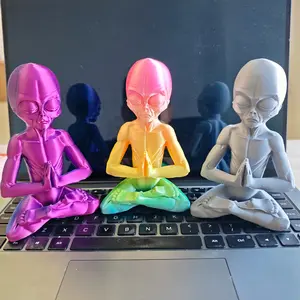 Meditation Alien Resin Garden Ornament, Ufo Outdoor Decor Statue, Fun Alien Resin Office Home Decoration, Indoor Outdoor Holiday Gift