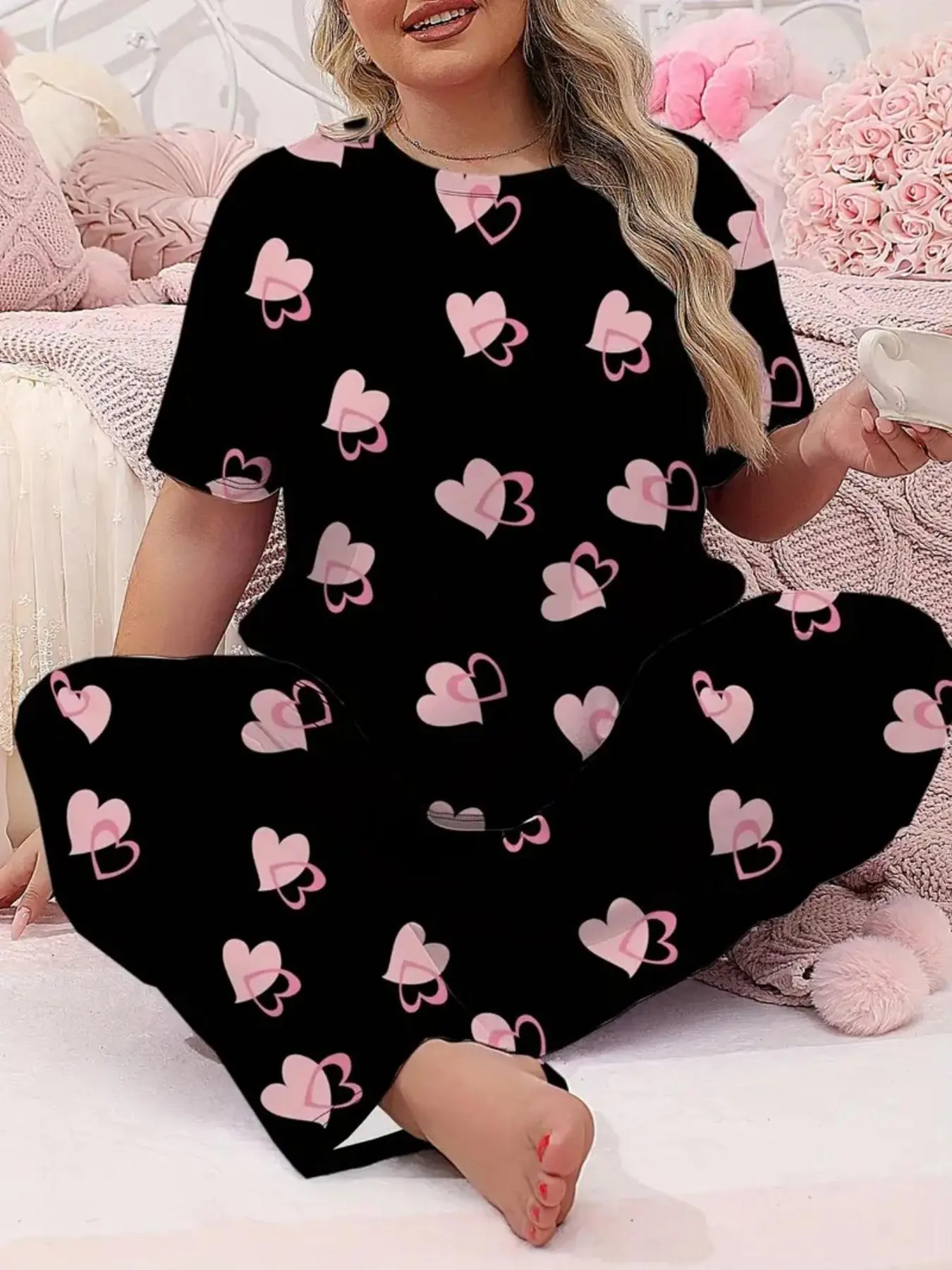 [Plus Size] Two-piece Set Heart / Skull Print Tee & Elastic Waist Pants Pyjama Set, Casual Comfy Round Neck Short Sleeve T-shirt & Trousers PJ Set, Women's Loose Fit Nightwear Sleepwear & Home Wear Loungewear for Summer, Pajama Set, Lounge Pajamas