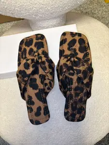 Vintage Leopard Print Sandals for Women, Square Toe Flat Flip Flops, Casual Outdoor Shoes, Comfortable Rubber Sole, Plain Pattern