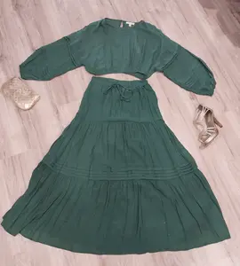 Green Long-Sleeve Top and Maxi Skirt Set – Stylish Two-Piece Outfit for Modern Women