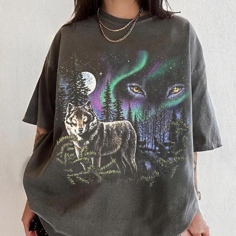 Comfort Colors Wolf Vintage 90s Graphic T Shirt, Retro Forest Moon Northern Lights Nature Tee