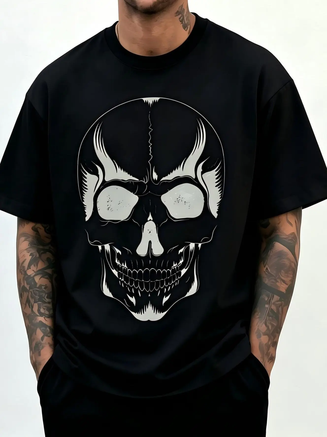 Men's Streetwear T-Shirt with Cracked Skull Graphic, Soft Breathable Cotton, Loose Fit Short Sleeve Crewneck, Shortsleeve, Tshirt, Classic, Menswear, Fashion
