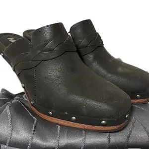 Great pair chunk heel clogs that are on sale Pointed Toe Round Toe Square Toe