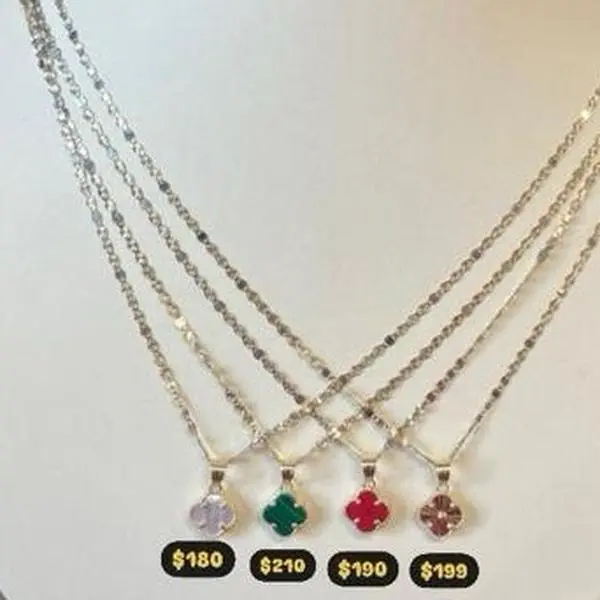 Trébol Verde Oro 14k Necklace with Green Center Pendant, Gold Chain, Elegance & Natural Beauty, Suitable for Adults