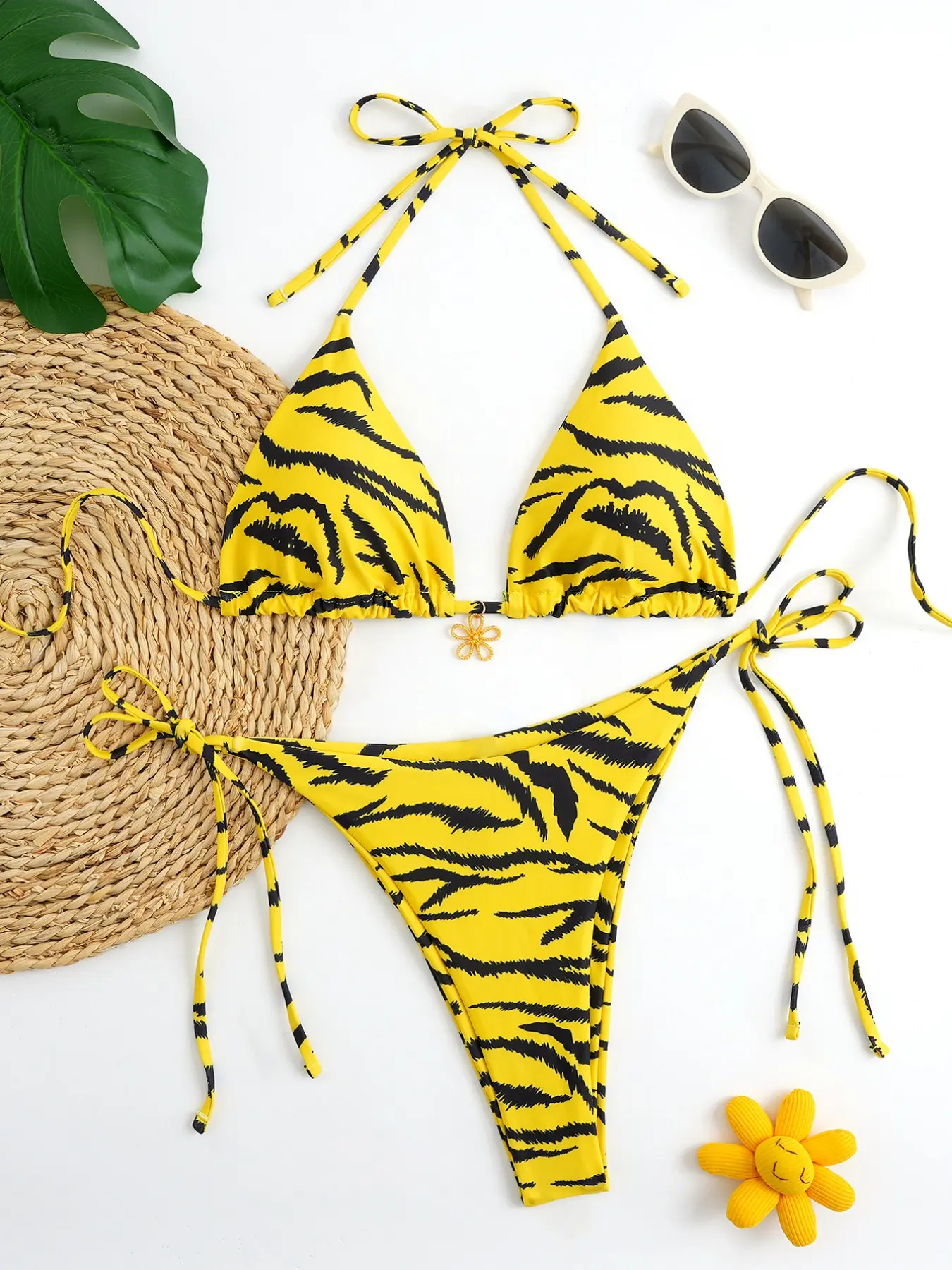 Fashion Beach Vacation Bikini Two-Piece Set, Halter Neck Bikini Swimsuit, Beach Bikinis, Casual Floral Print Swimwear for Ages 18-54, Hand Wash Only, All Seasons Use
