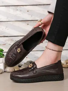 Women's PU Leather Loafers, Soft Sole Round-Toe Casual Shoes, Vintage Embroidered Floral Design, Low-Top Comfortable Footwear