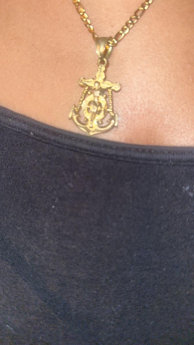 Item: PENDANT & 20" CHAIN