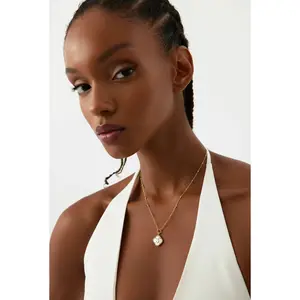 Clover Mother of Pearl Initial Pendant Necklace – 18K Gold-Plated Sterling Silver