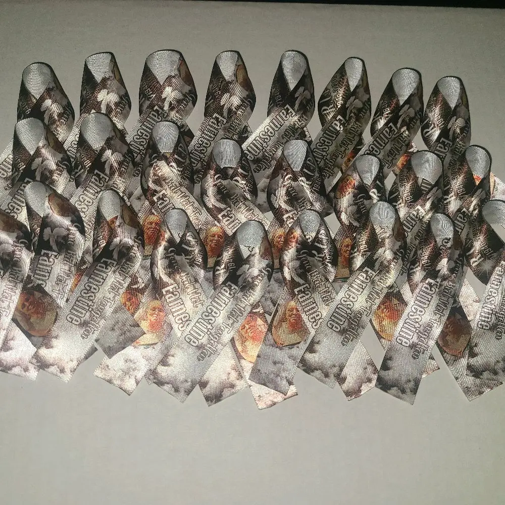 Memorial ribbons (25) Memorial ribbons (25)
