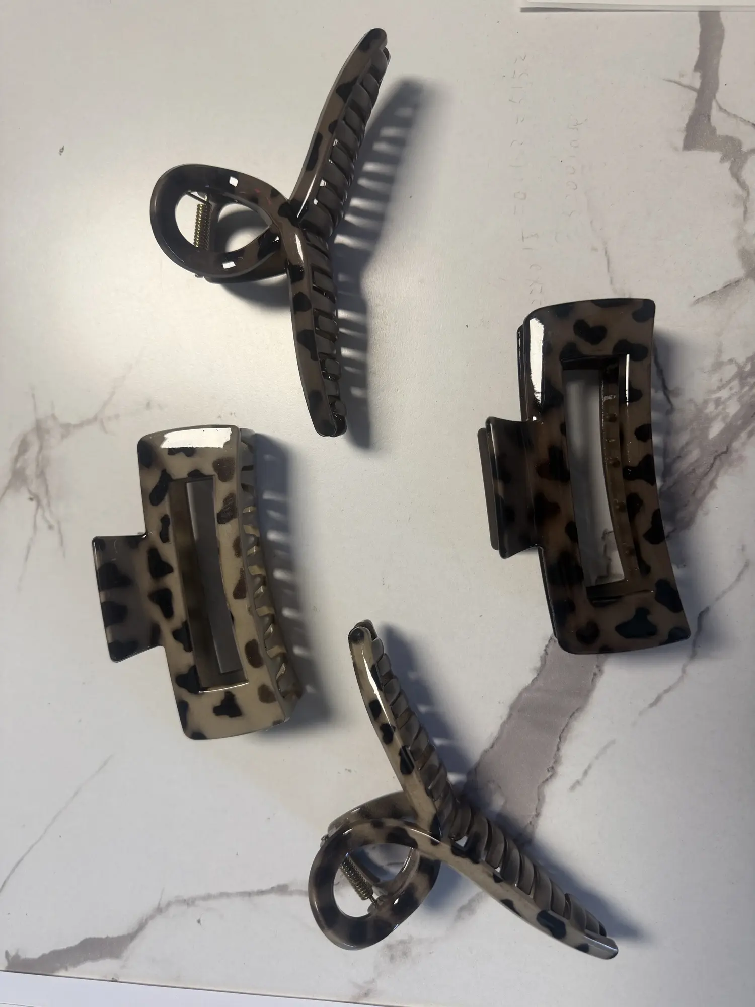 4pcs Advanced Leopard Print Hair Claw Clip Retro Bow Cross Square Shark Clip Back of Head Hair Bun Clip Hair Additions
