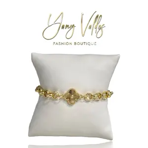 Yang Valley Fashion Boutique Elegant Gold-Plated Bracelet with Delicate Flower Charms Perfect for Everyday Wear and Special Occasions