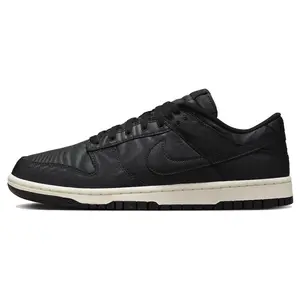 Dunk Low 'Black Canvas'