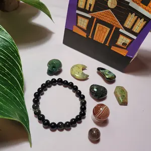 (8pcs) Halloween Crystal Bundle - Mini Carvings & Bracelet