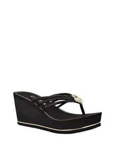 GUESS Female Sabrie Wedges