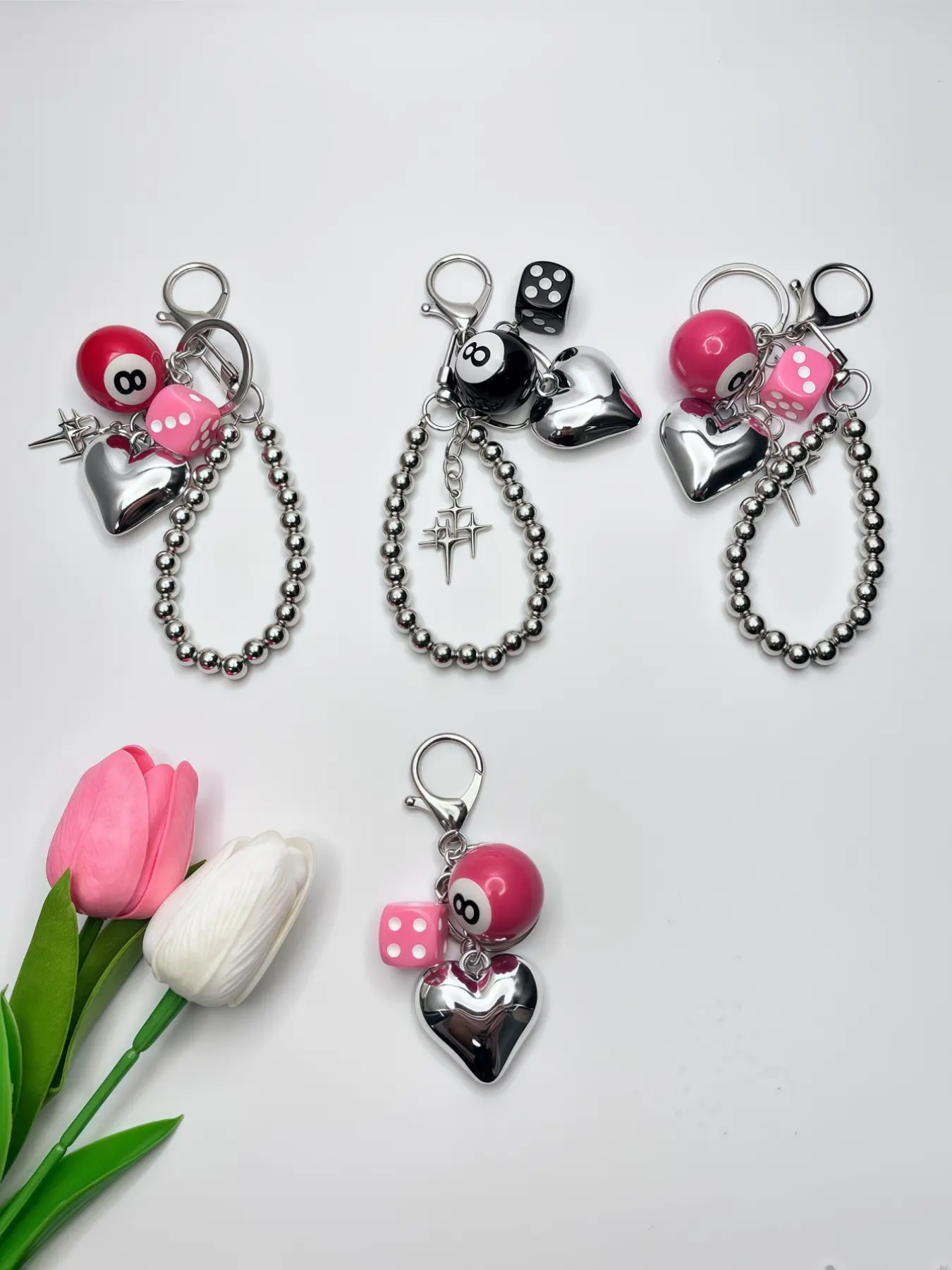 Creative Pool Ball Keychain, Poker Card Style, Fashionable 8 Ball Bag Accessory, Travel Bag Charm, Metal Bead Decor, Holiday Gift, Heart Keychain, Aesthetic Keychain, Keychain Accessories