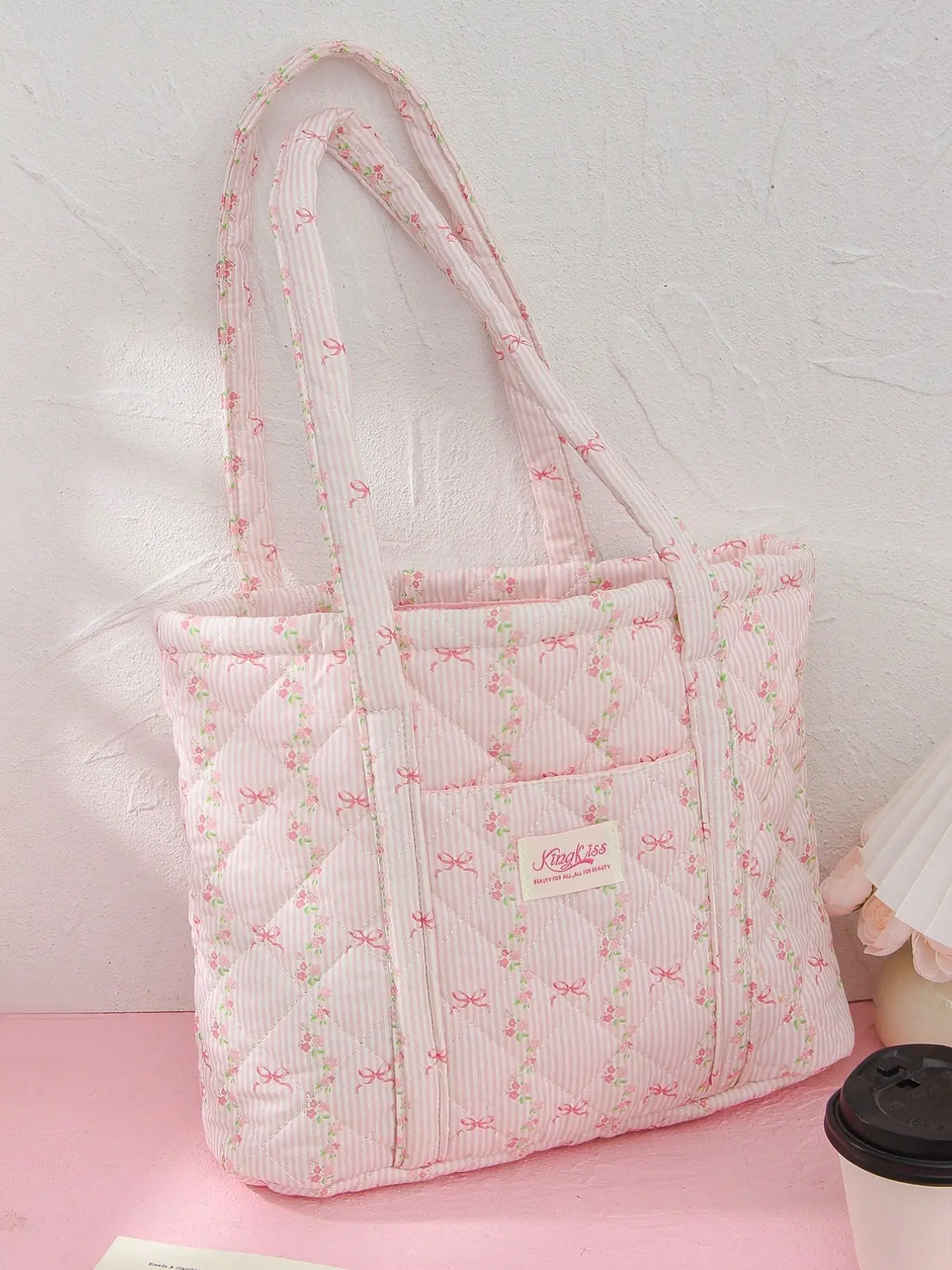 Sweet Bow Pattern Quilted Work Bags Large Capacity Women's Handbag Pastel Tote Bag Fits Computer Notebooks Books Ideal for Vacation Shopping Beach Casual Commuter Bag Floral Tote Fashion Tote Bag