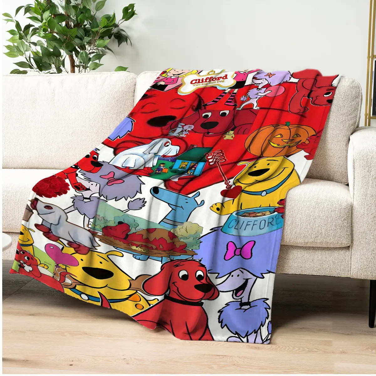 Clifford the Red Dog cartoon blanket. Featuring a classic animated character, this soft, skin-friendly, warm, and breathable blanket is perfect for camping, road trips, sofa naps, and other uses. A trendy must-have for animation lovers.
