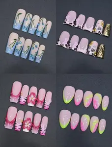 Maggie:Customized Nails Picked In Liveroom