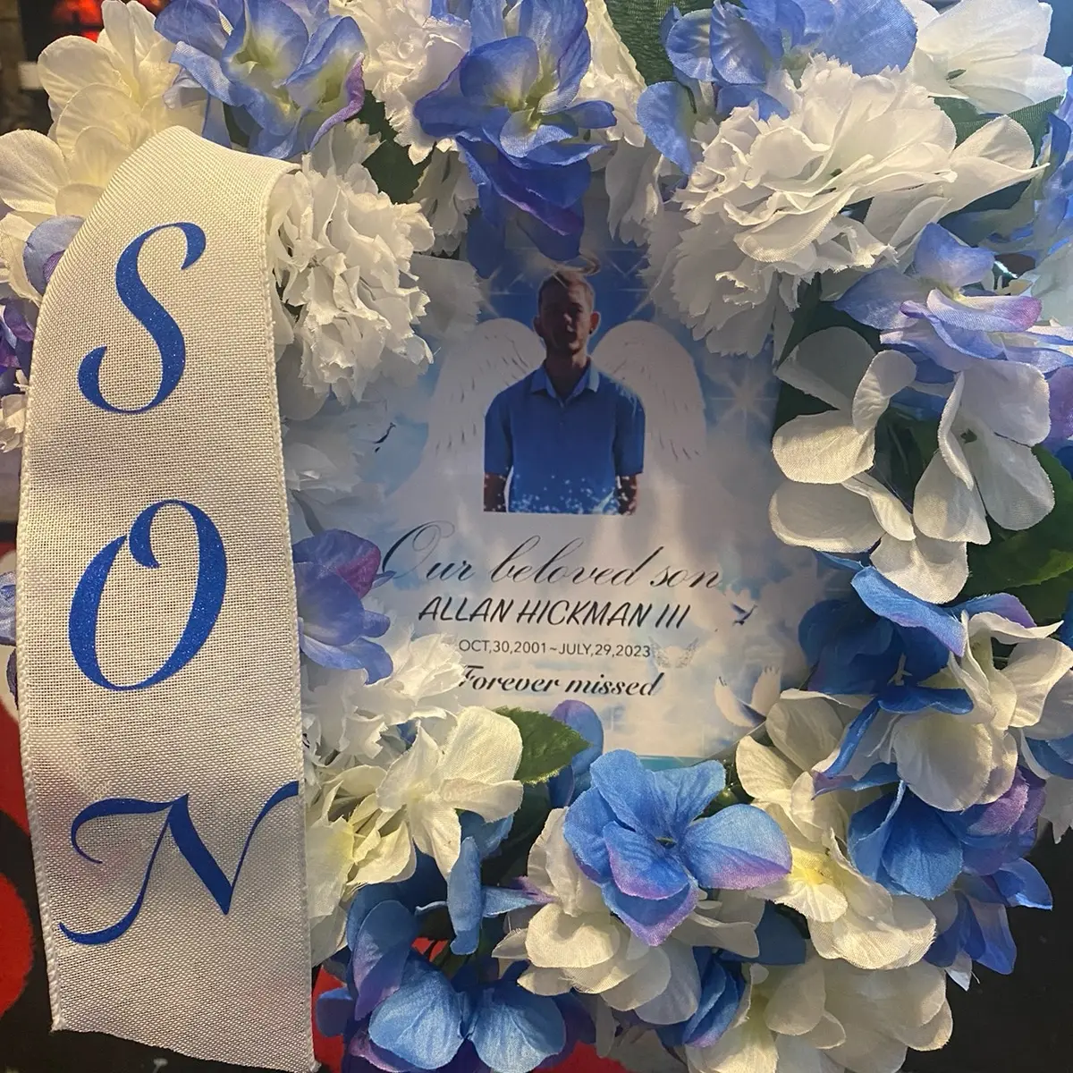 Handcrafted Memorial Wreath with Daisies