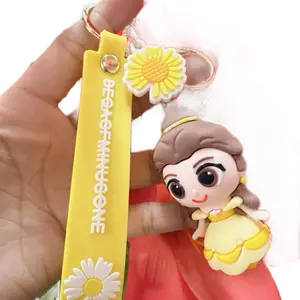 Llavero de Cinderella Keychain with Floral Design and Character Figure, Yellow Color, Keyring Attachment