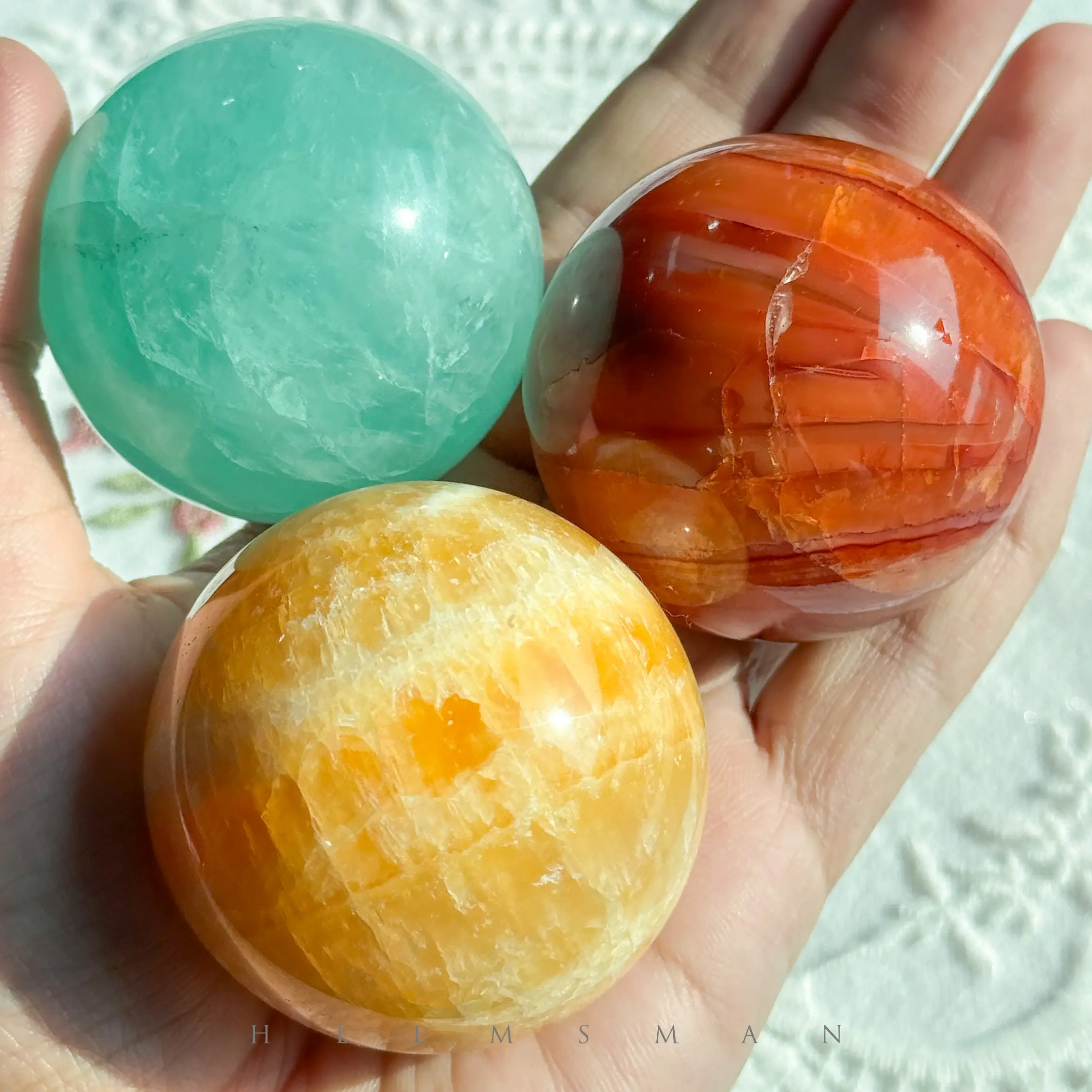 Video Order: 1 Set of Crystal Sphere Bundle (Including Fluorite, Golden Obsidian, Moonstone, Labradorite & Agate, Single Piece Weight: 150g - 200g)