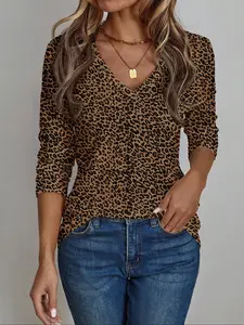 Spring Autumn V Neck Leopard Print Long Sleeve T-Shirt for Women, Womenswear, Casual Comfy Chic Fitted Top, All Seasons Fashion, Comfortable and Stylish