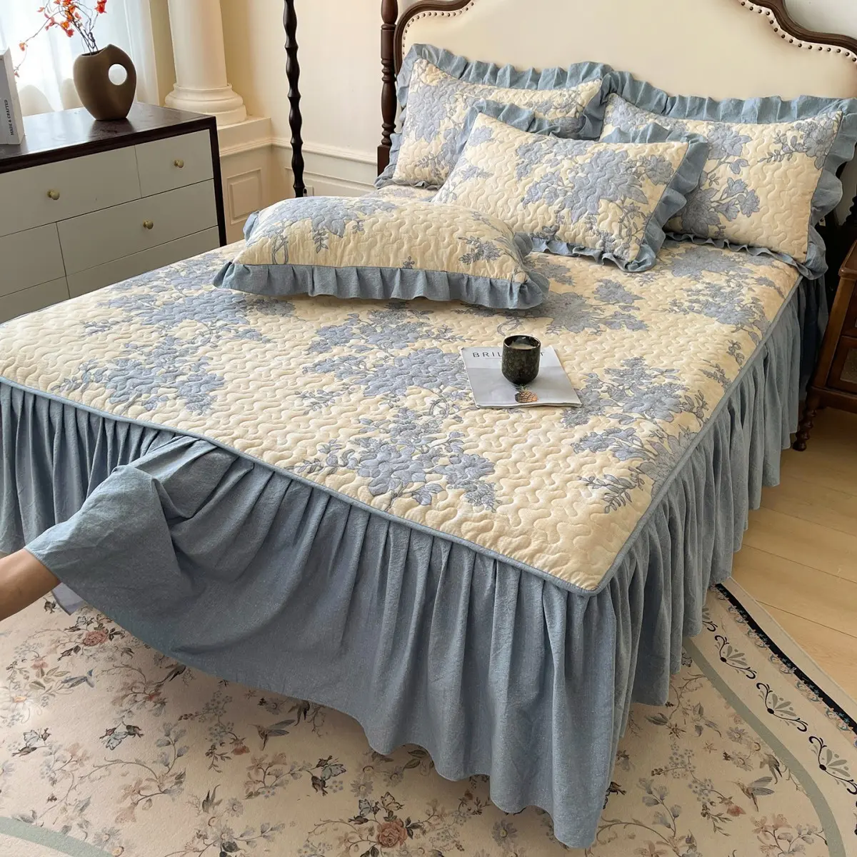 Vintage French Floral Pattern Bed Skirt, Cool Fiber Material with Instant Cooling Effect, Suitable for Bedroom/RV/japanese Tatami/student Dorm, Versatile Use, Perfect Gift for Mom