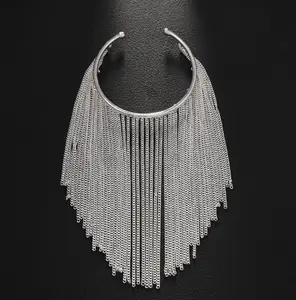 Retro luxury metal tassel bracelet for women. Featuring stylish tassel details and a trendy personalized design, it blends classic vintage vibes with modern aesthetics. Light and comfy to wear, a gorgeous daily hand accessory for all kinds of occasions.