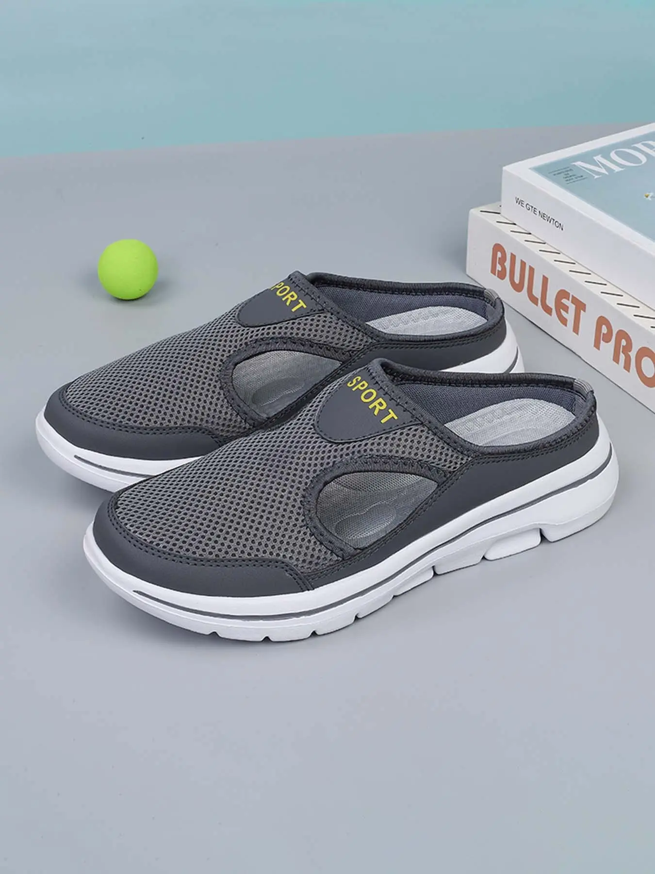 Men's Plus Size Lightweight Casual Shoes Comfortable Mesh Upper New Style Slippers Walking Shoes
